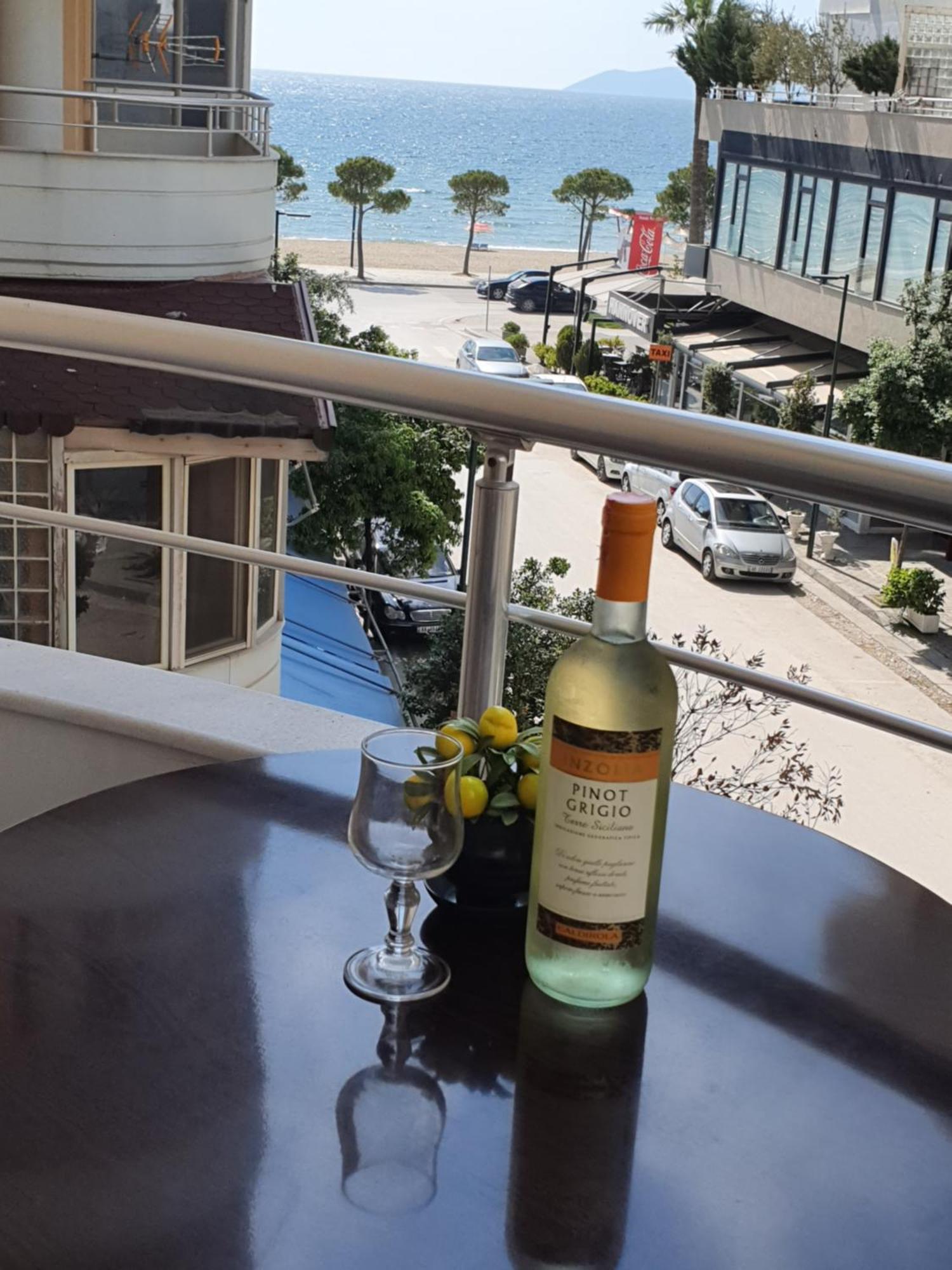 Apartment Me Qera Lungomare Vlore Medem1 Kültér fotó