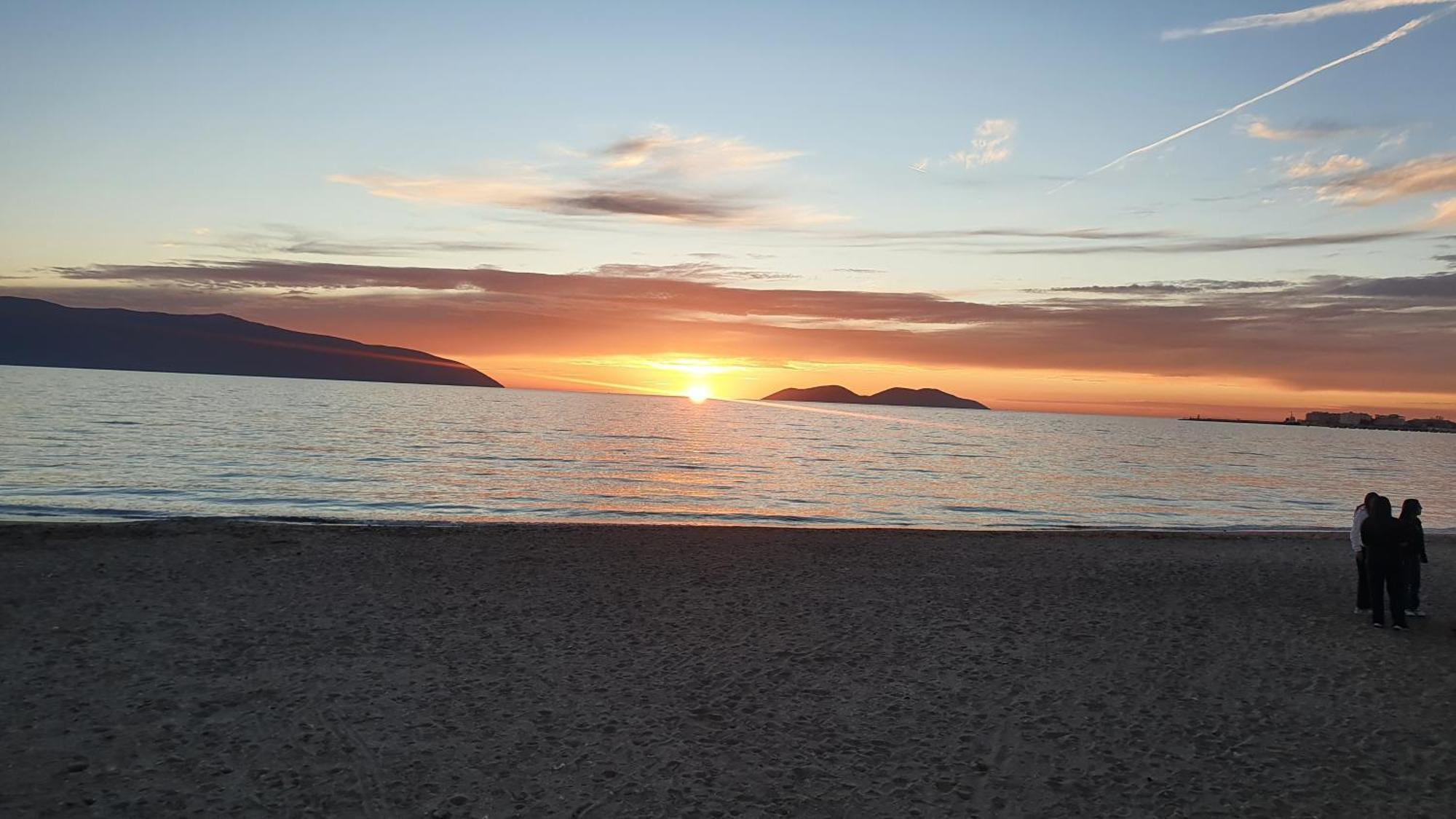 Apartment Me Qera Lungomare Vlore Medem1 Kültér fotó